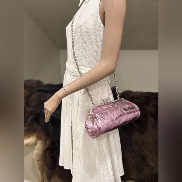 Metallic Pink Leather Handmade "Bow" Kisslock Baguette Bag, Multi Use Style - Picture 8 of 16